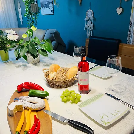 Appartments - Stromberg & Zabergaeu Lejlighed